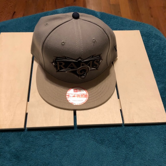 NFL Rams Hat - Picture 2 of 4